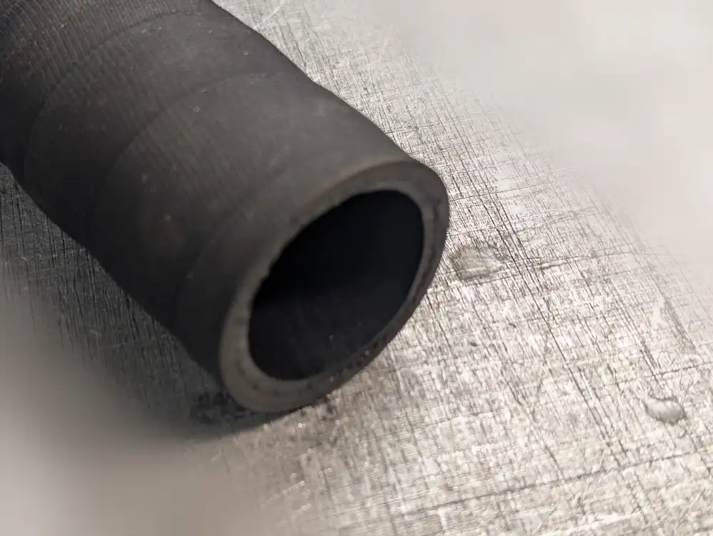 Teollisuusletkut ja kiristimet Vaasassa – Kumi-Järvinen Oy